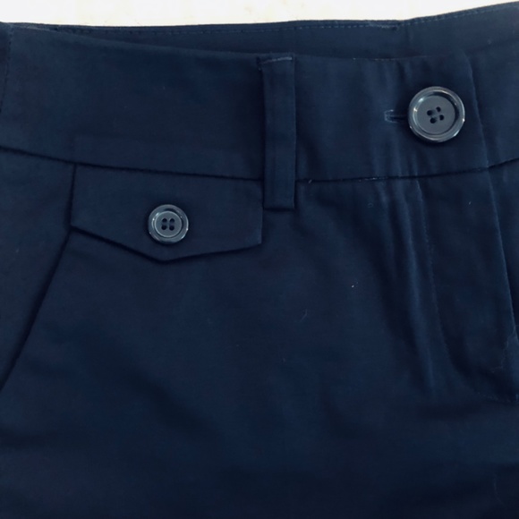 Cuffed Flat Waist Hot Pants - Picture 4 of 8